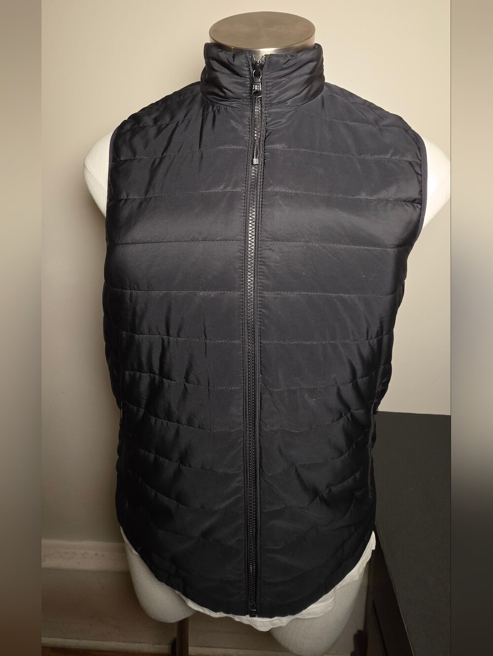 Banana Republic Men's Black Quilted Shell Vest